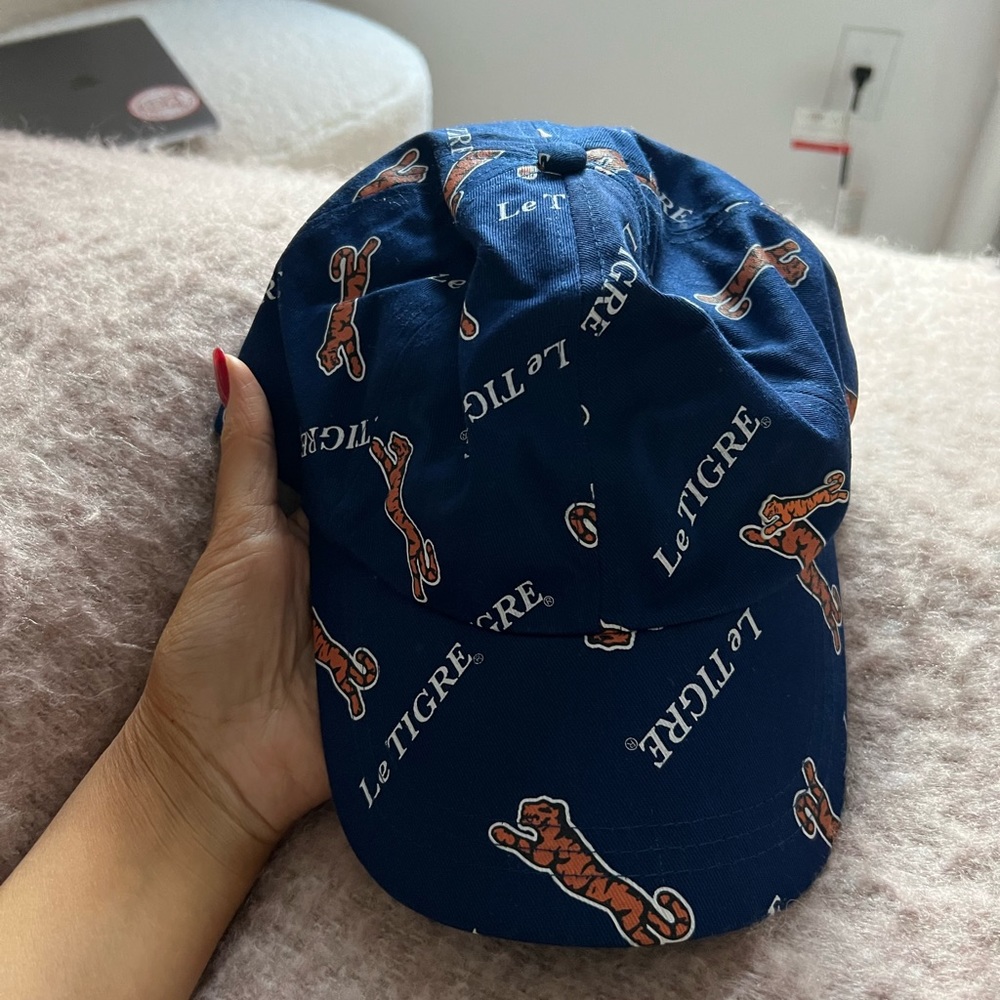 Hat unworn